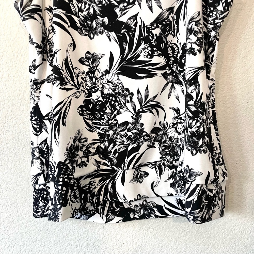 White House Black Market Floral Chain Neckline Top - Picture 10 of 11